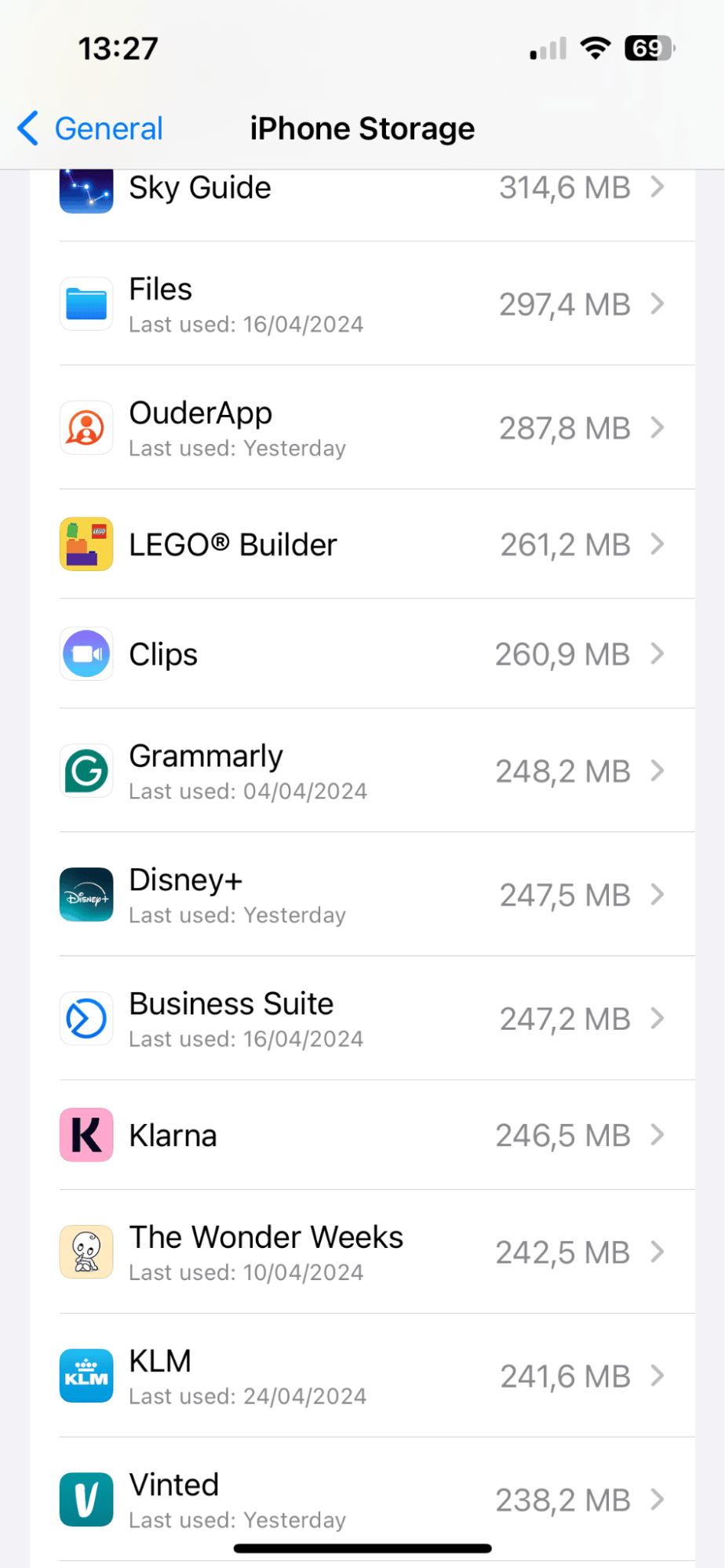 How to clear application cache on iPhone