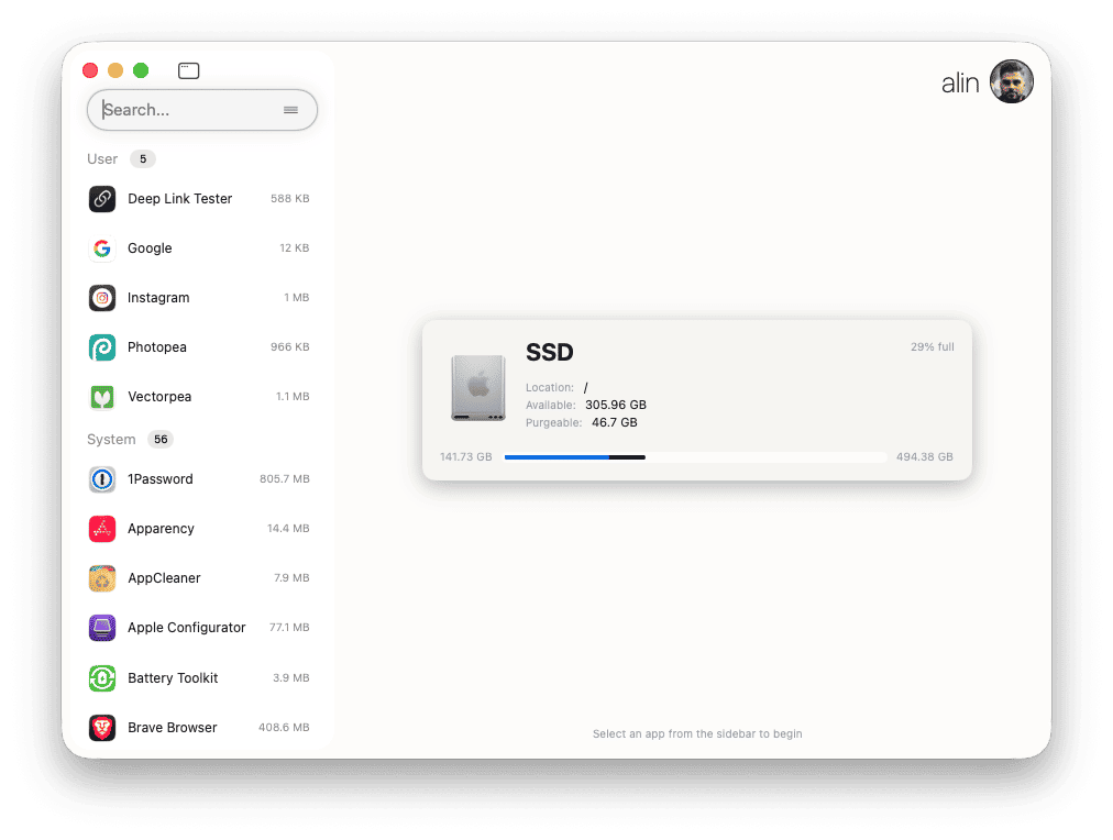 PearCleaner app uninstaller for Mac displaying installed applications list alongside an SSD storage overview showing 305.96 GB available out of 494.38 GB total