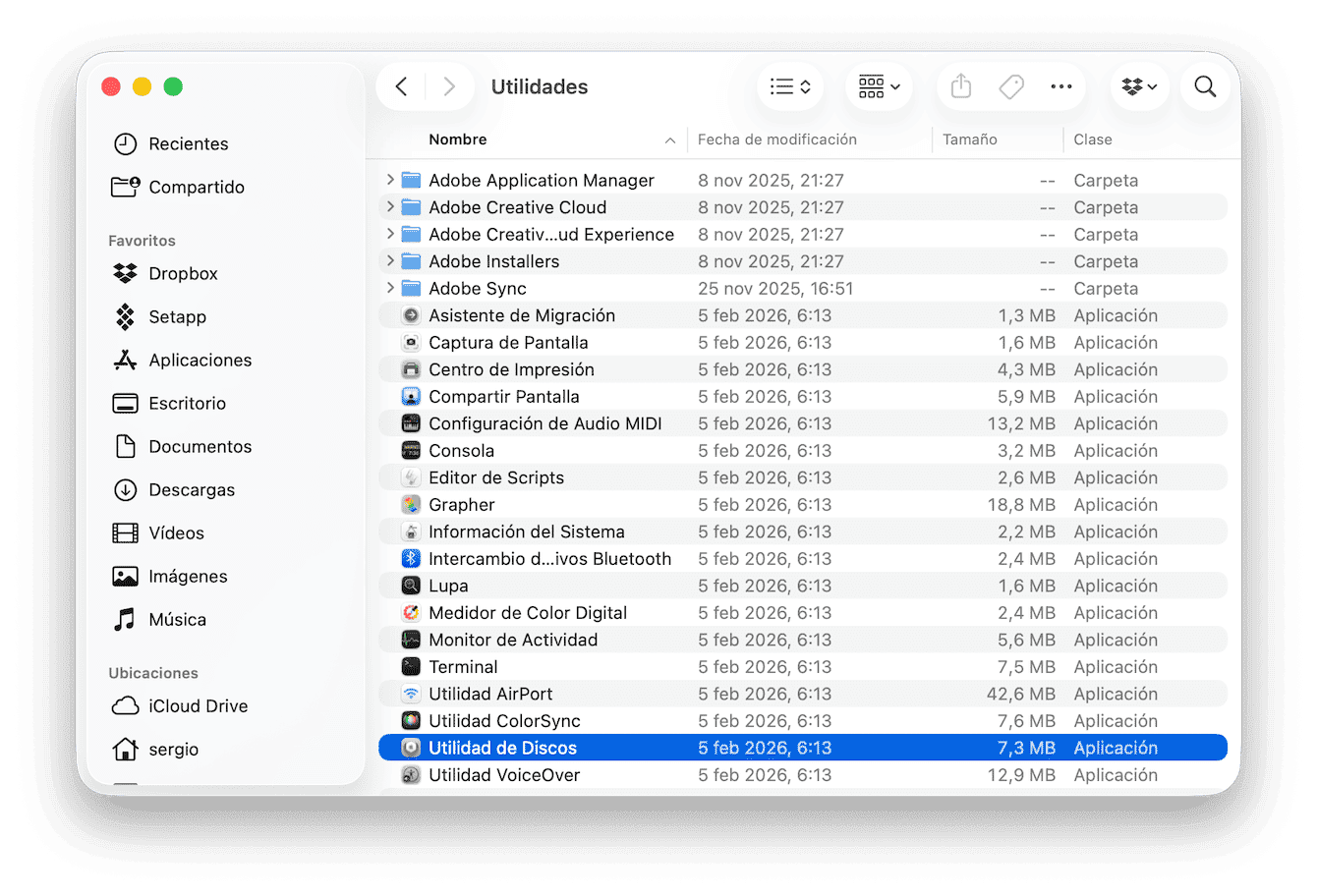 Abre el Finder en el Dock del Mac y selecciona Aplicaciones